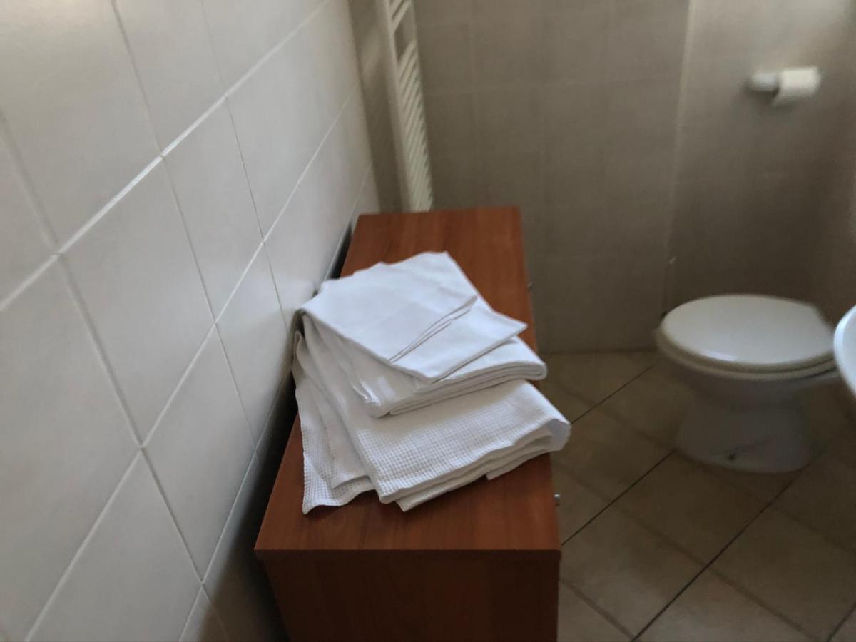 Hotel Il Gatto e La Volpe Avigliana Esterno foto