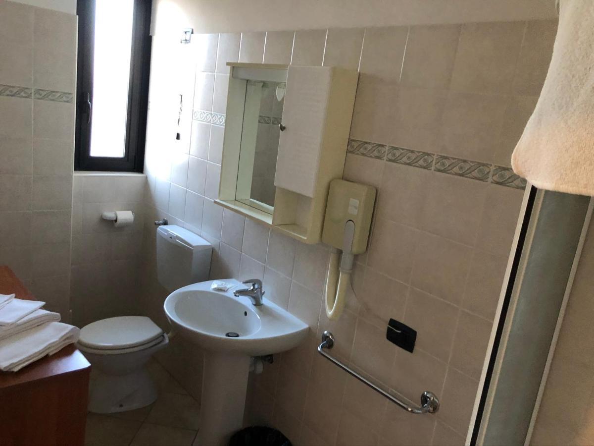 Hotel Il Gatto e La Volpe Avigliana Esterno foto