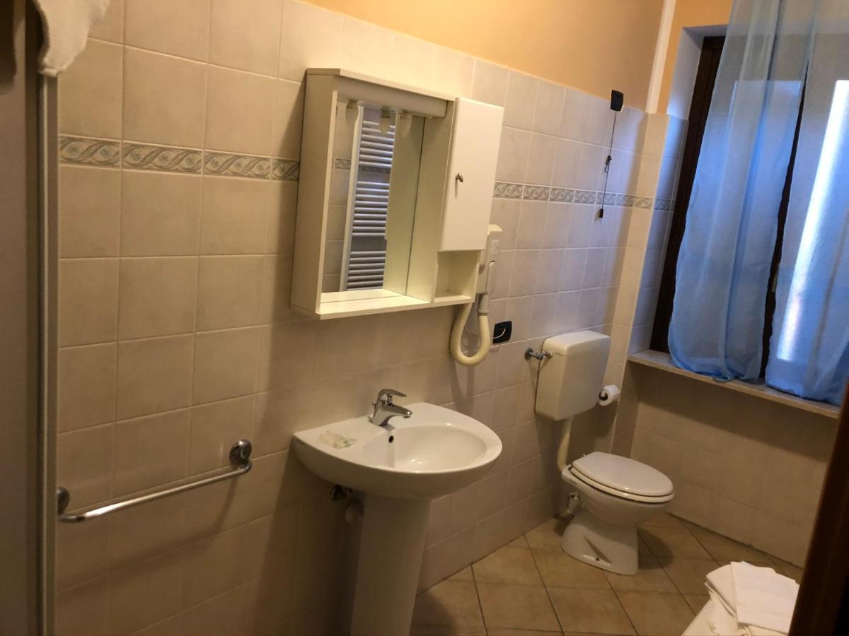 Hotel Il Gatto e La Volpe Avigliana Esterno foto
